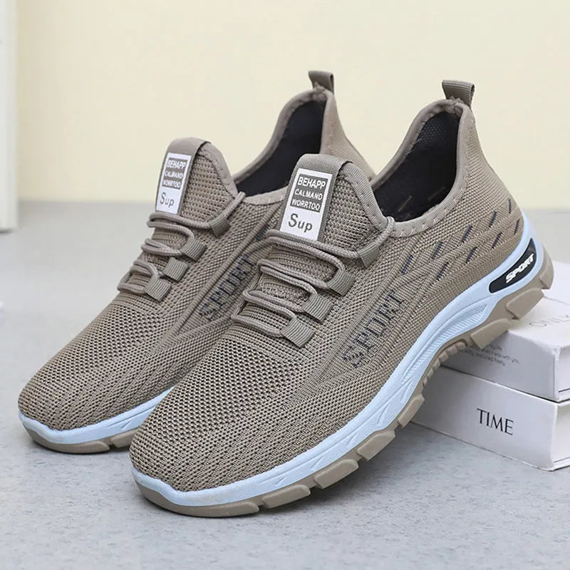 Casual low-top sneakers with round toe and soft PVC sole, shown in available colour options.