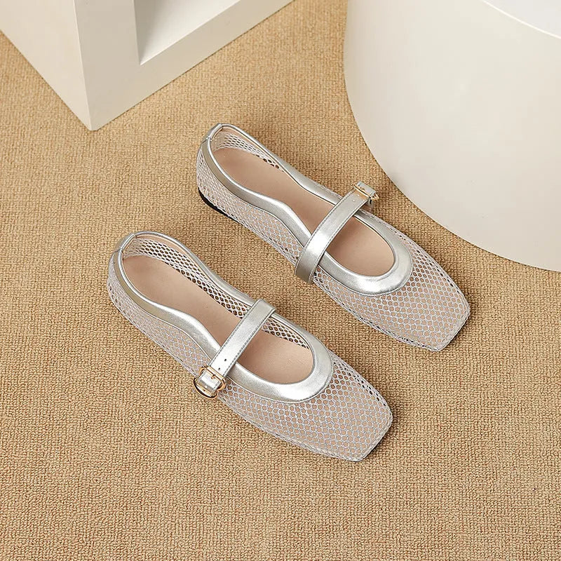 Women's beige mesh flat-heel sandals with a buckle fastening and square toe for hiking.