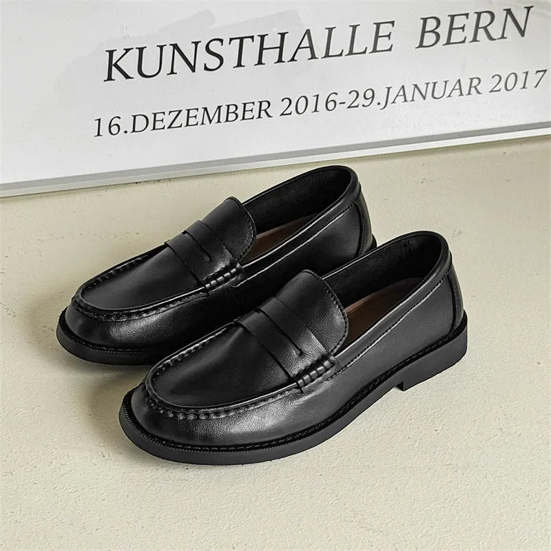 Men's slip-on casual shoes in retro business style available in four colours