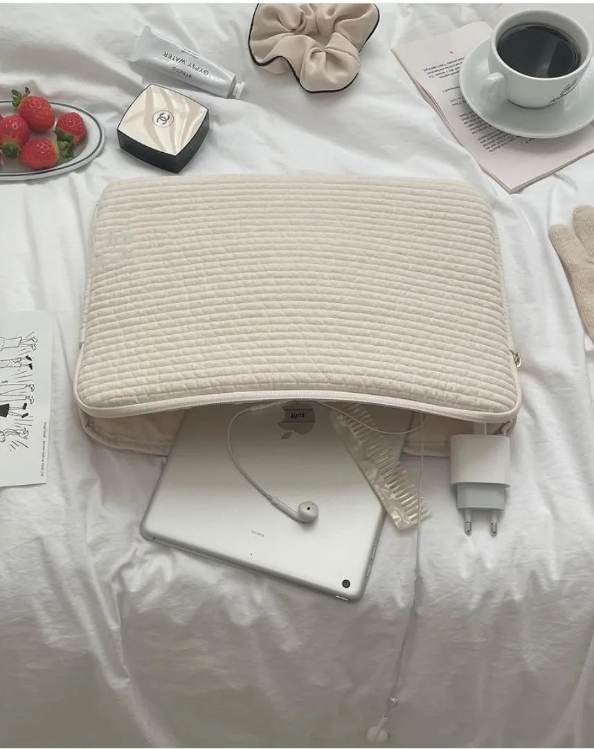 Black and white anti-seismic laptop bag in cotton cloth with internal coin pocket for tablet protection