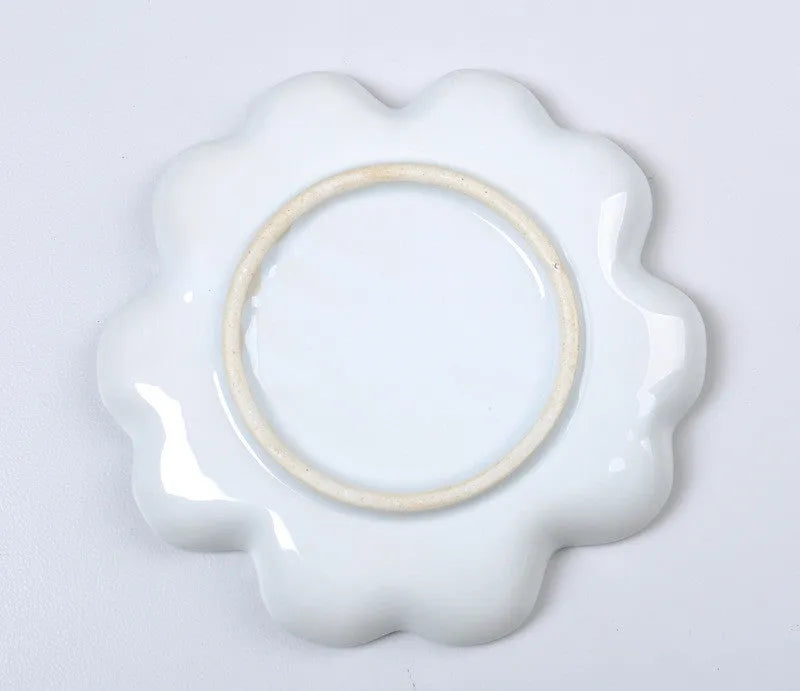 White ceramic plum blossom shaped painting palette for artists