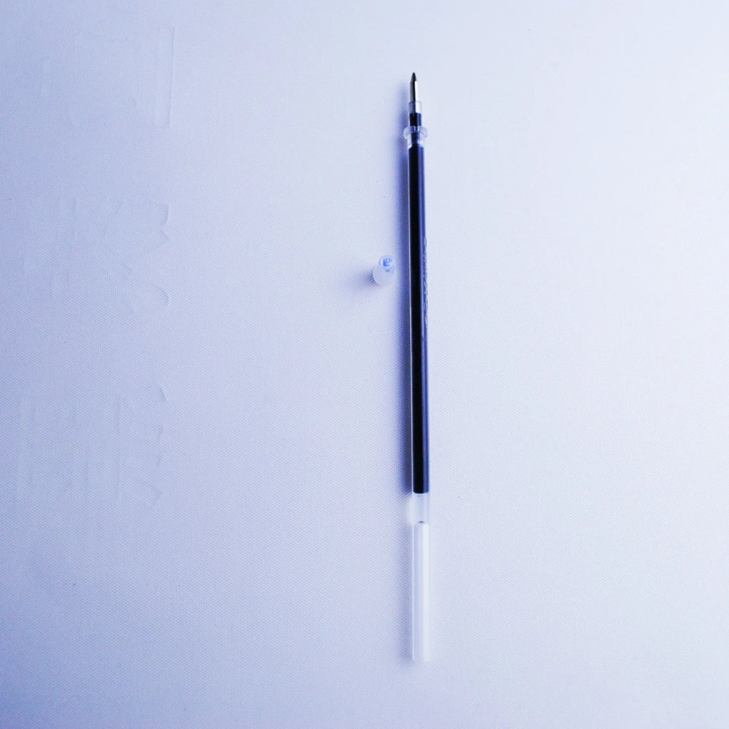 Automatic fading pen set with 0.5mm tip, plastic 130mm body, eight refill cores and pen holder