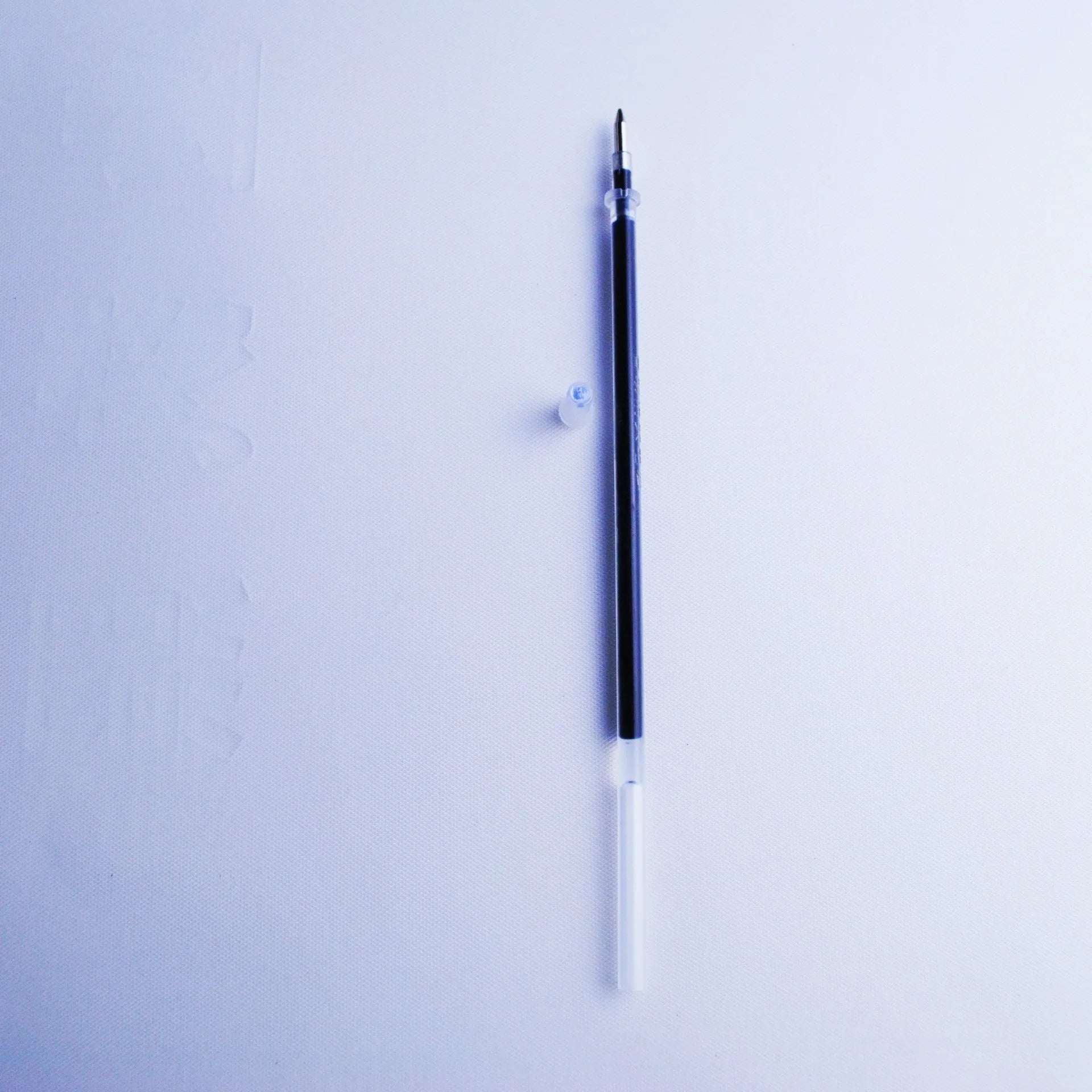 Automatic fading pen set with 0.5mm tip, plastic 130mm body, eight refill cores and pen holder