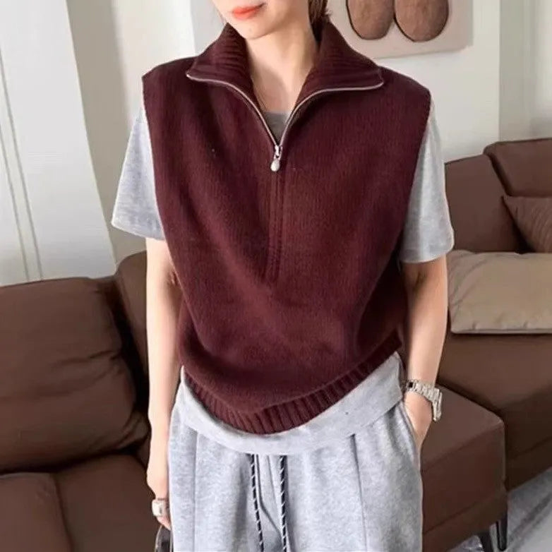 Retro half-zip sleeveless knit vest in solid colour with polyester mesh fabric