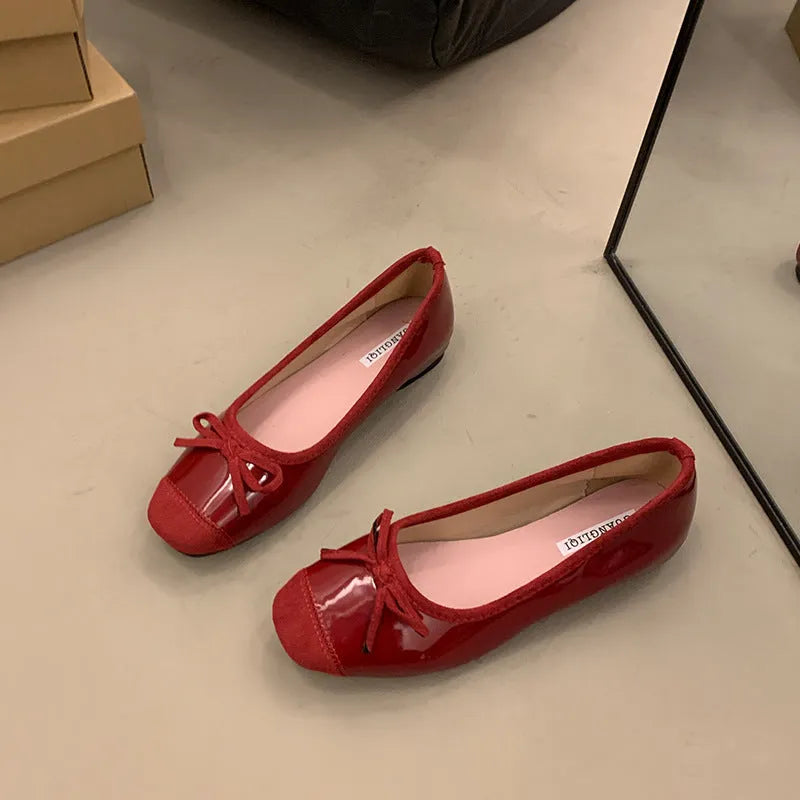 Wanwan style retro ballet flats with square toe and decorative bow in four colour options
