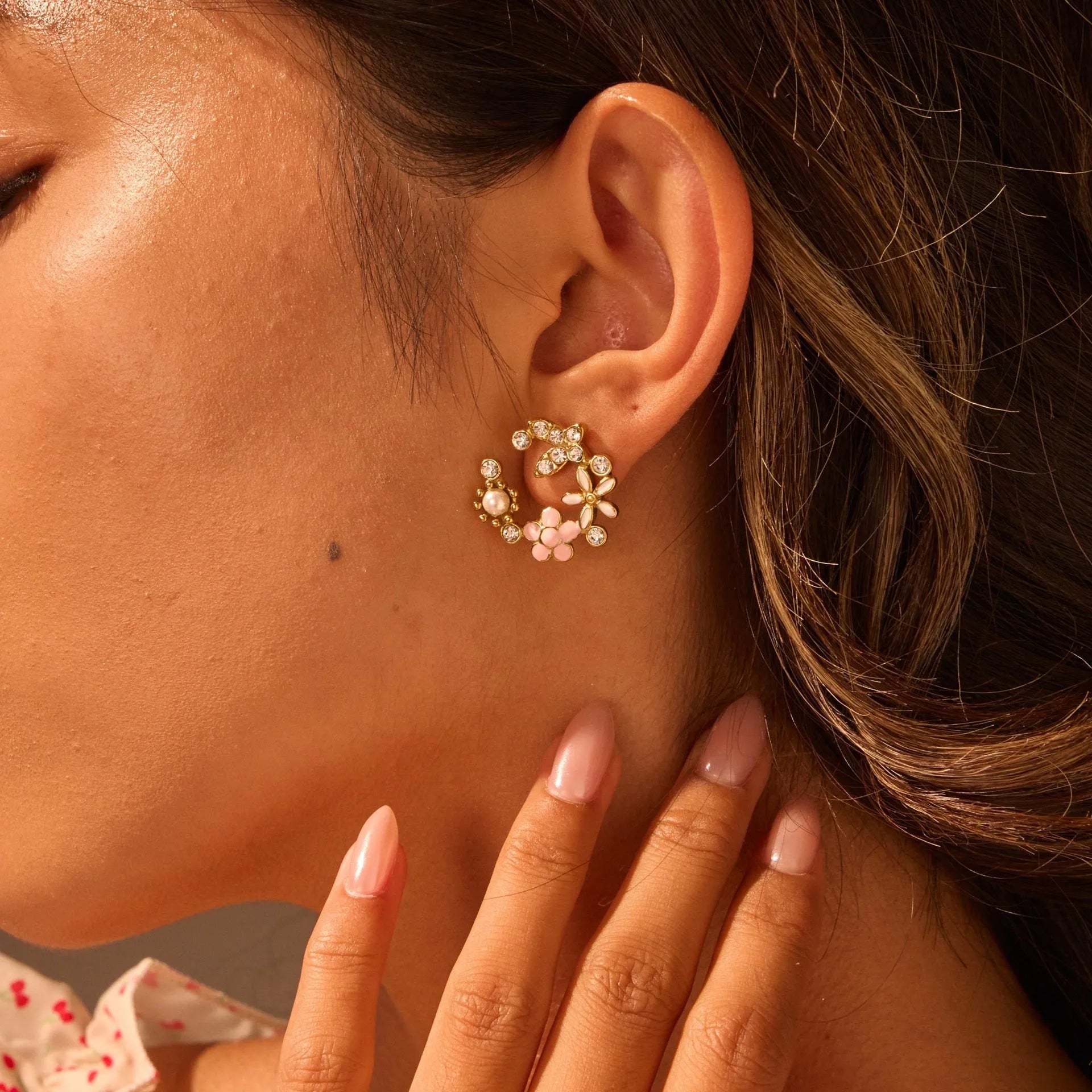 Flower stud earrings with petal design and 18K gold colour electroplating