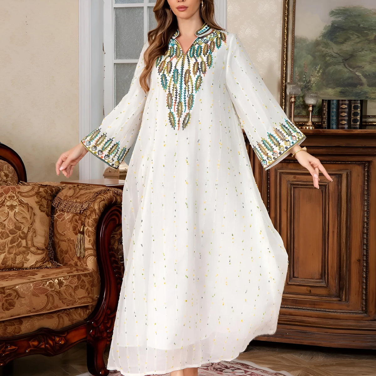 White Dubai-style Arabic robe with long sleeves and skirt in polyester fabric