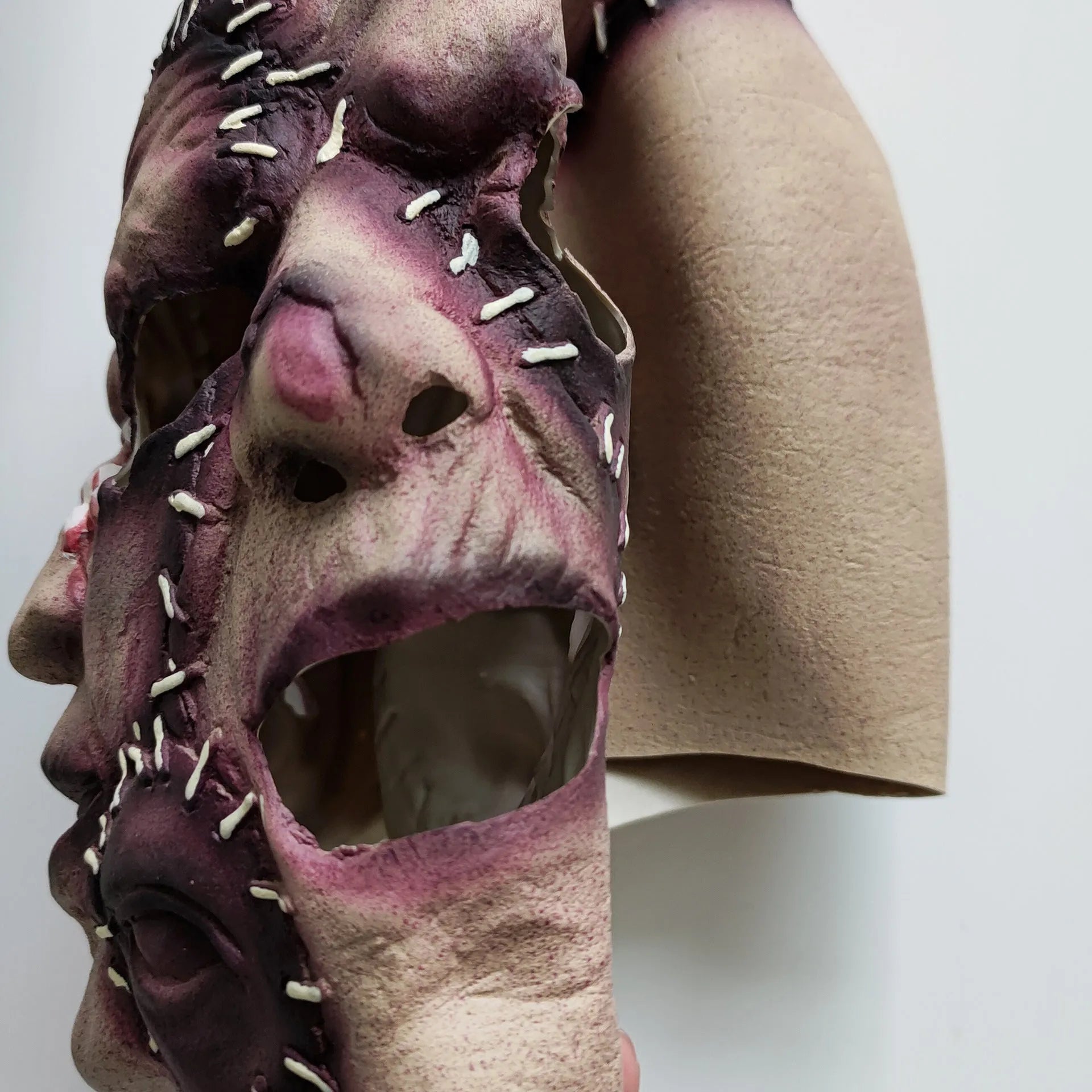 Three-sided grimace horror mask made from natural latex for Halloween costume parties