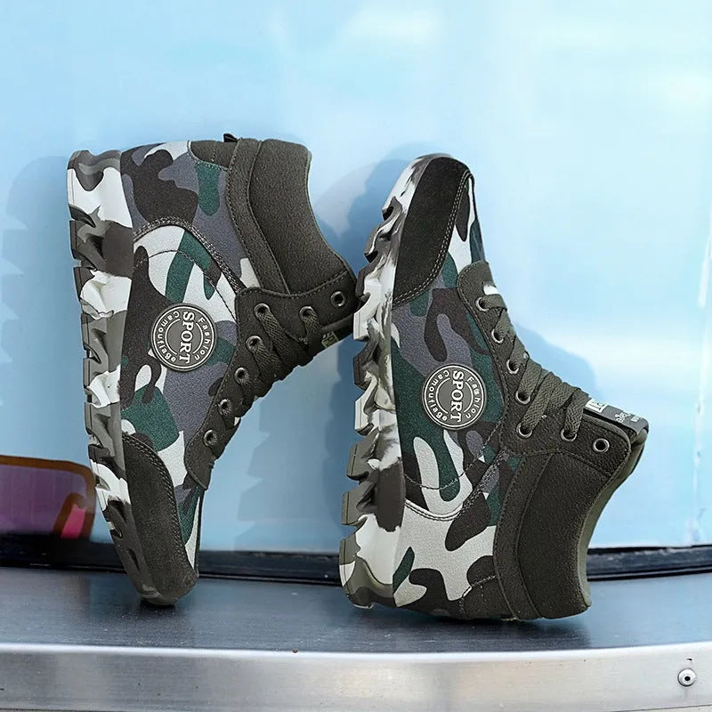 Women's green camouflage canvas sneakers with rubber platform sole and increased height design