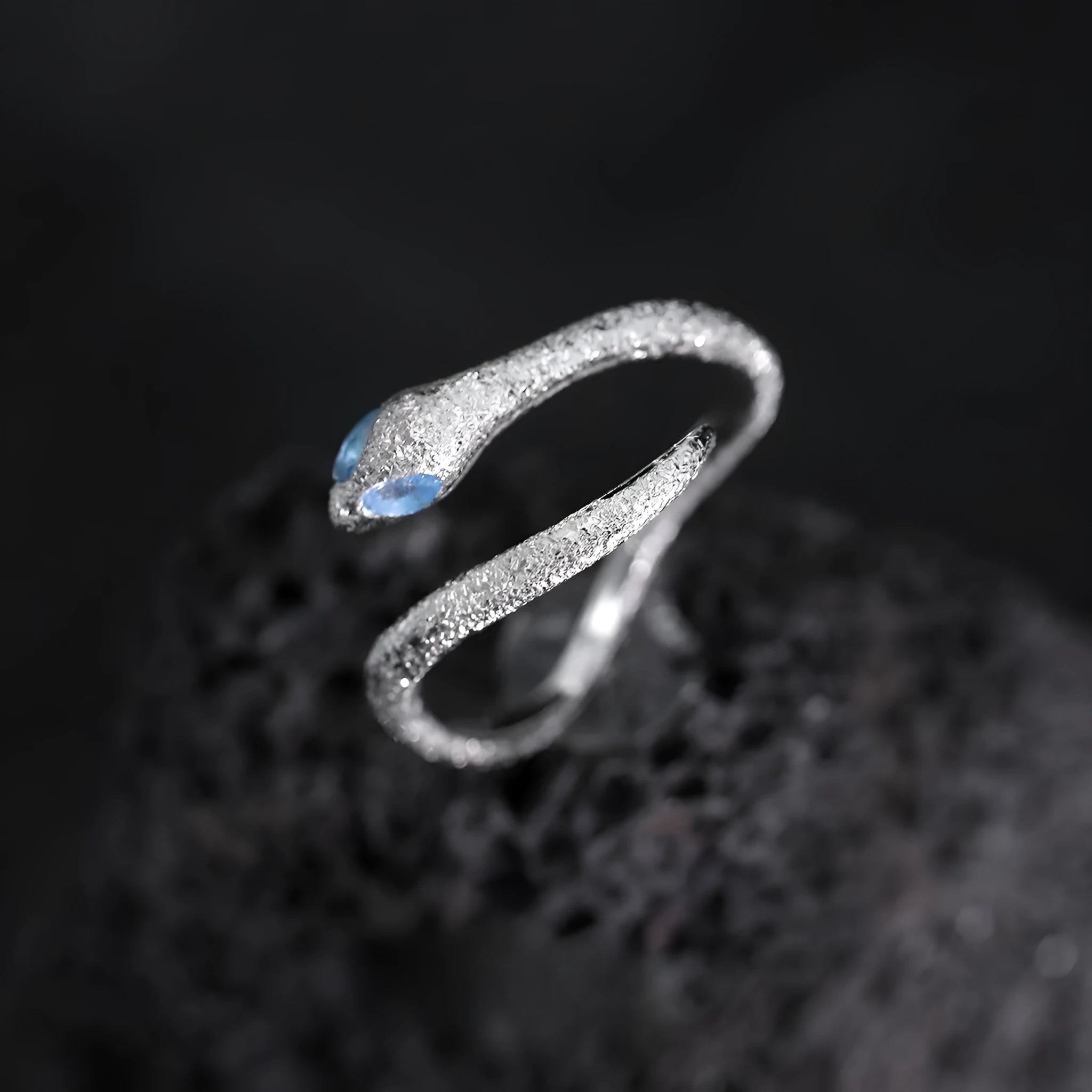 Women's adjustable silver ring with snake design in electroplated platinum colour