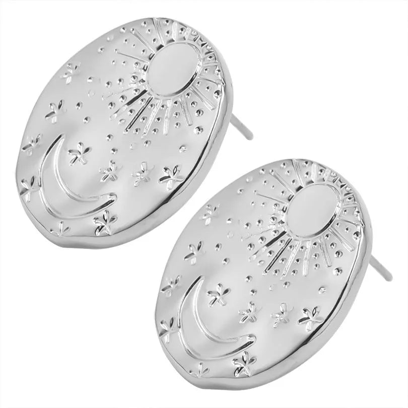 304 stainless steel geometric shell stud earrings in gold and silver electroplated finishes