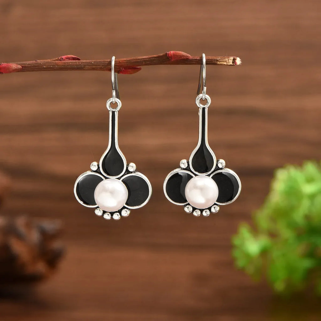 Women's silver retro fashion earrings with alloy construction and electroplated finish