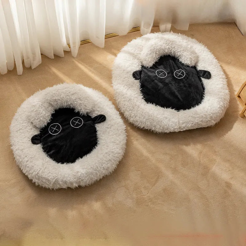 Round lamb fleece cat bed in winter warm plush design, machine washable, available in S M L