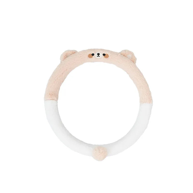 Plush steering wheel cover with animal embroidery in 38cm diameter for winter use
