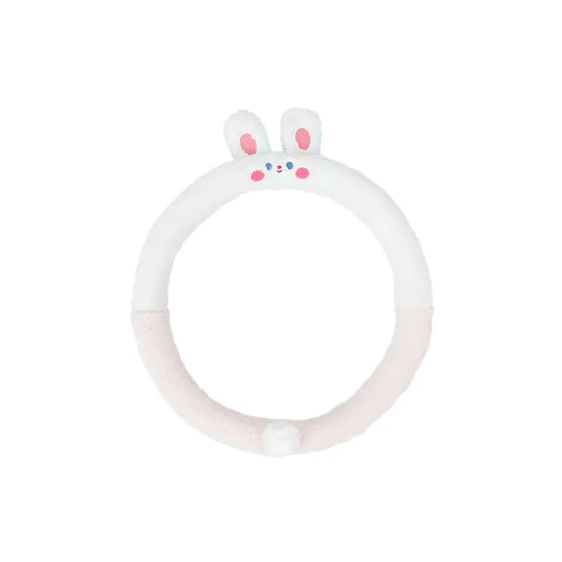 Plush steering wheel cover with animal embroidery in 38cm diameter for winter use