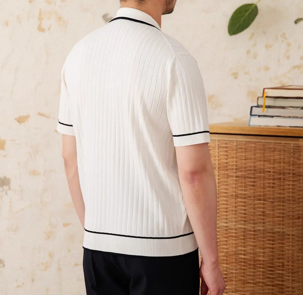 Slim fit black knitting polo shirt with elastic lapel collar and short sleeves