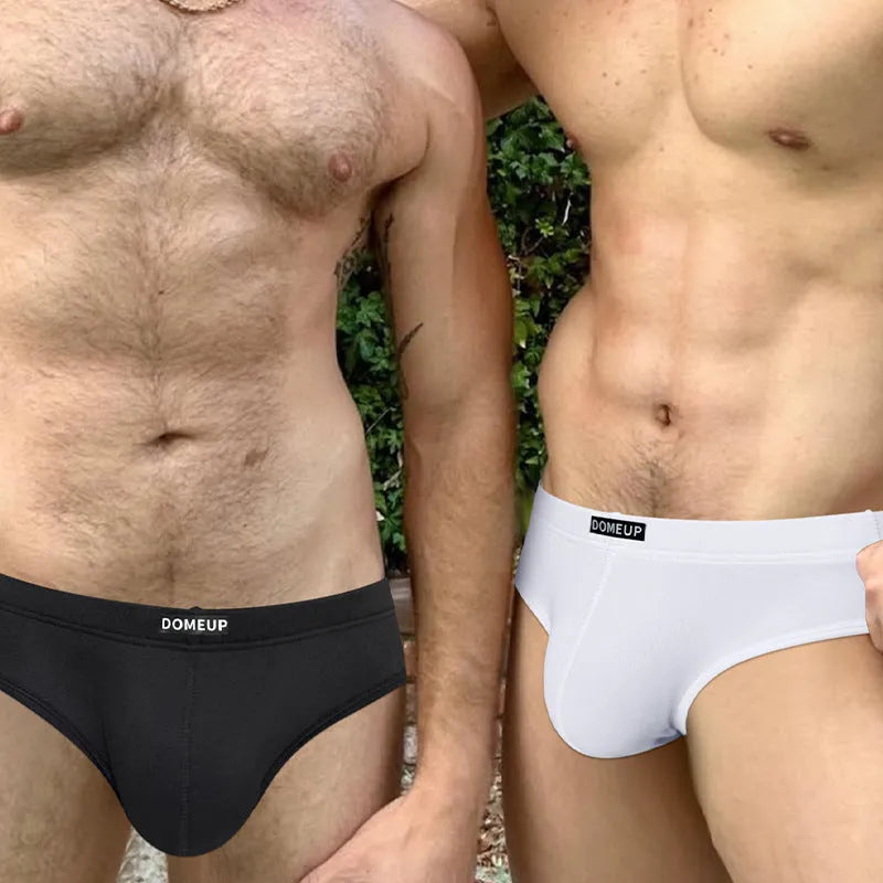 Men's low waist breathable briefs in solid colour with seamless hip lifting design