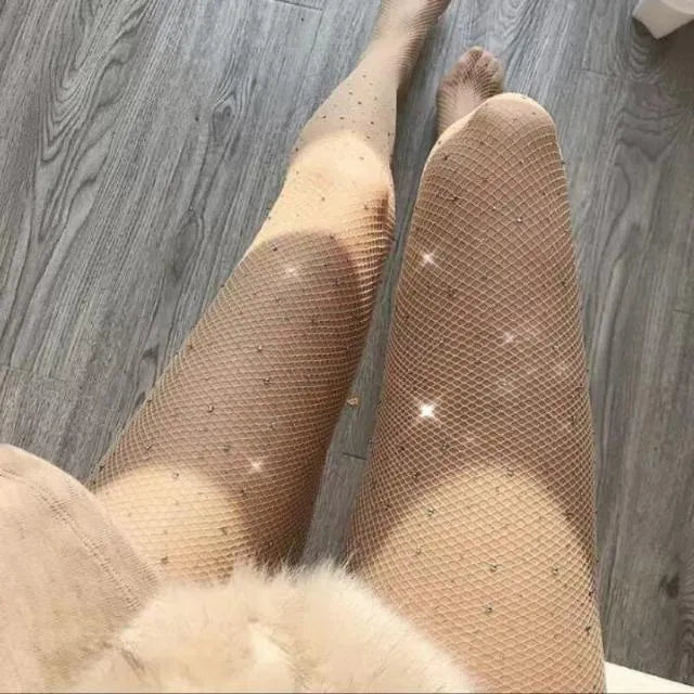 Women's fishnet mesh socks with diamond pattern in skin colour, black or white