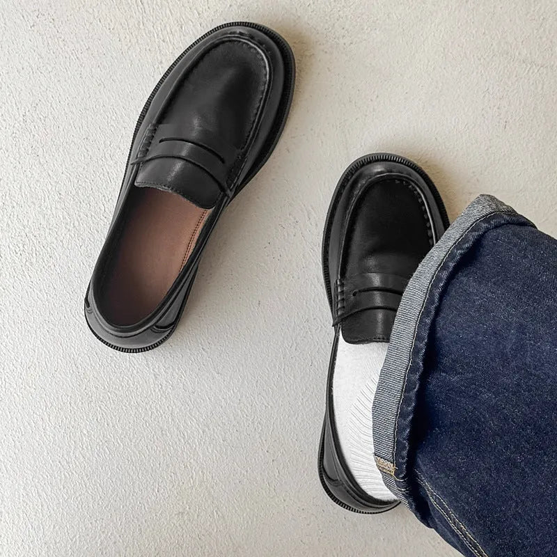 Men's slip-on casual shoes in retro business style available in four colours