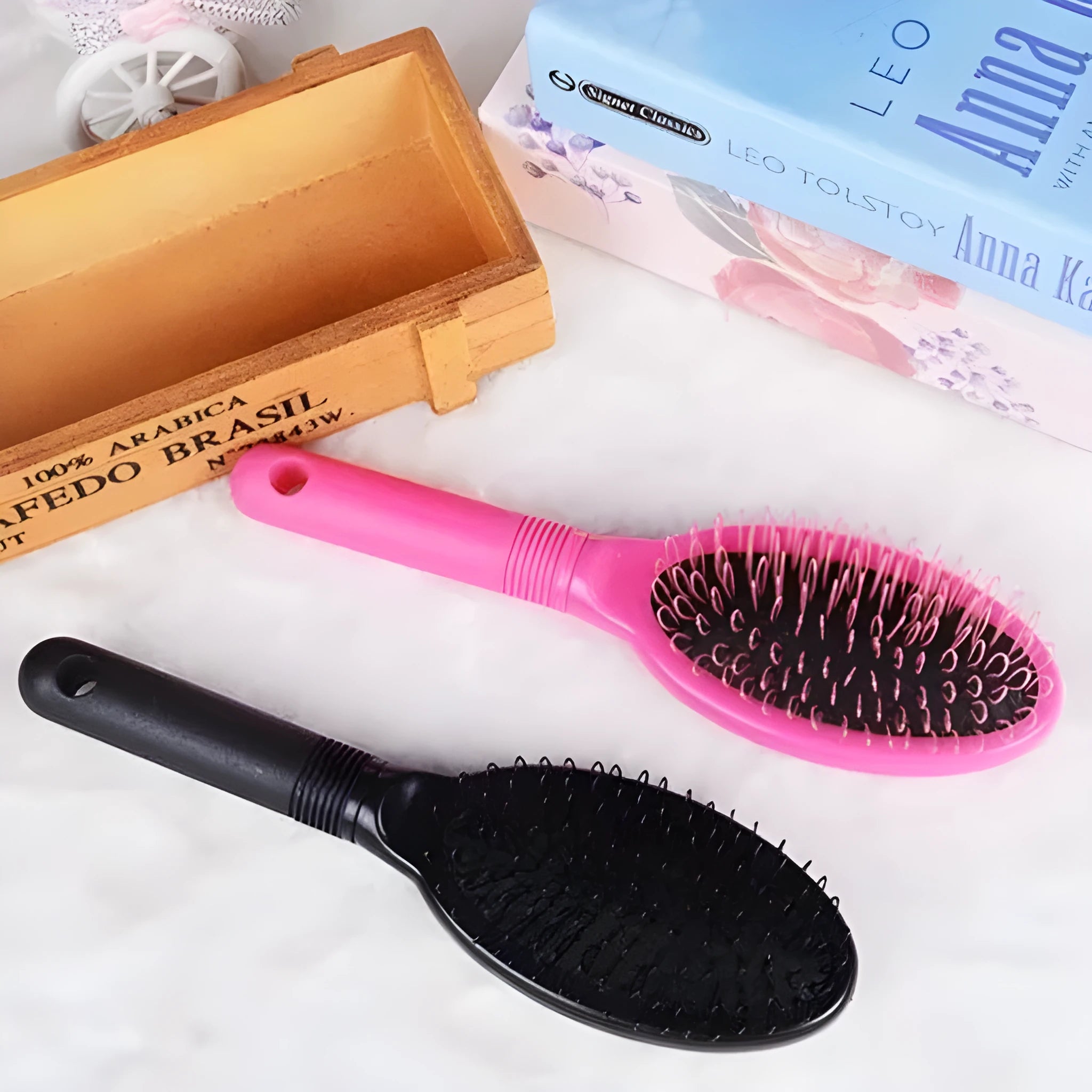 Ring tooth hairdressing airbag comb in ABS plastic measuring 22cm by 6cm