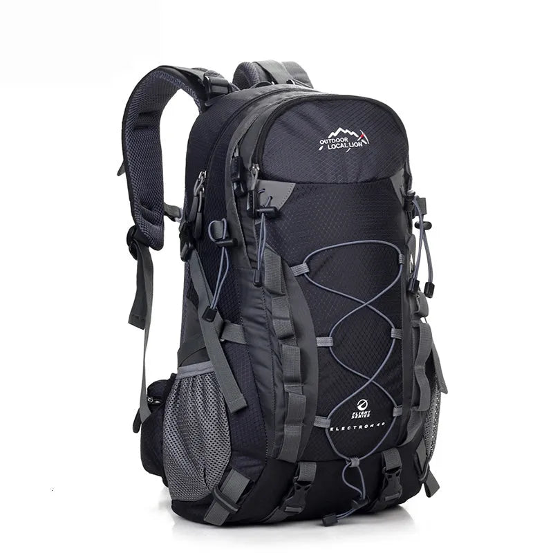 Green 35-litre outdoor sports backpack with dimensions 32cm wide by 50cm high.