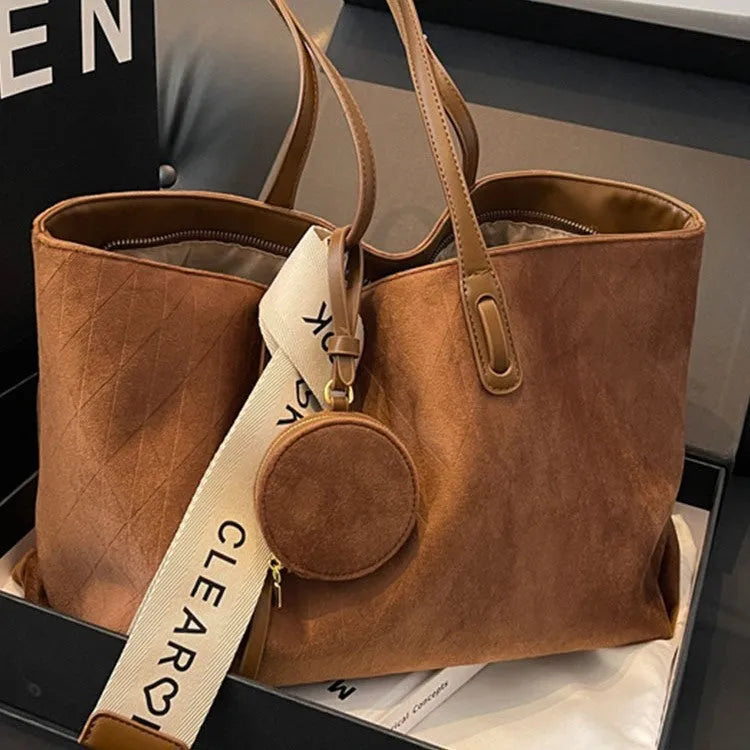 Green casual large capacity polyester tote bag with shoulder strap and external pocket.