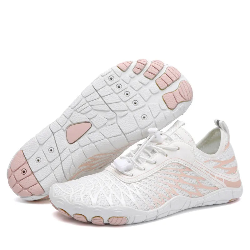 Outdoor fashion sports upstream shoes in lace-up design with non-slip rubber soles and breathable gauze lining