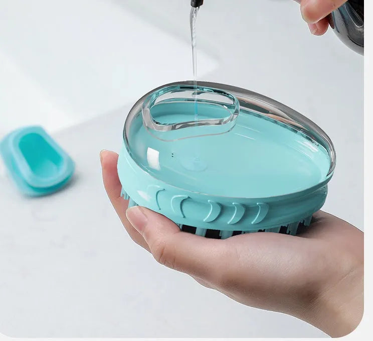Pet bath brush in TPR and PP plastic, 7.8 x 8.8 x 10.2 cm, 90 g, shown in Blue or Green