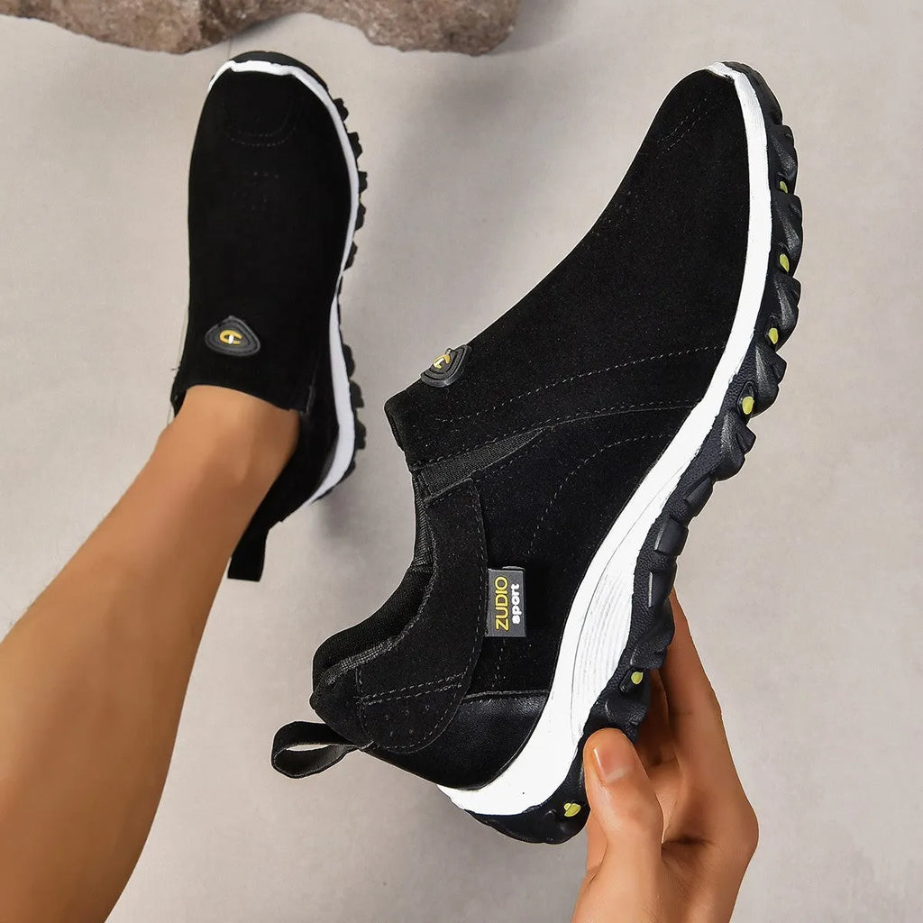 Men's round head thin shoes in various colours with rubber sole and PU upper, designed for oversleeves