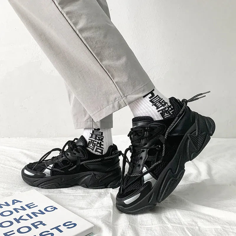 Men's white Korean-style platform sneakers with lace-up front on a plain background.