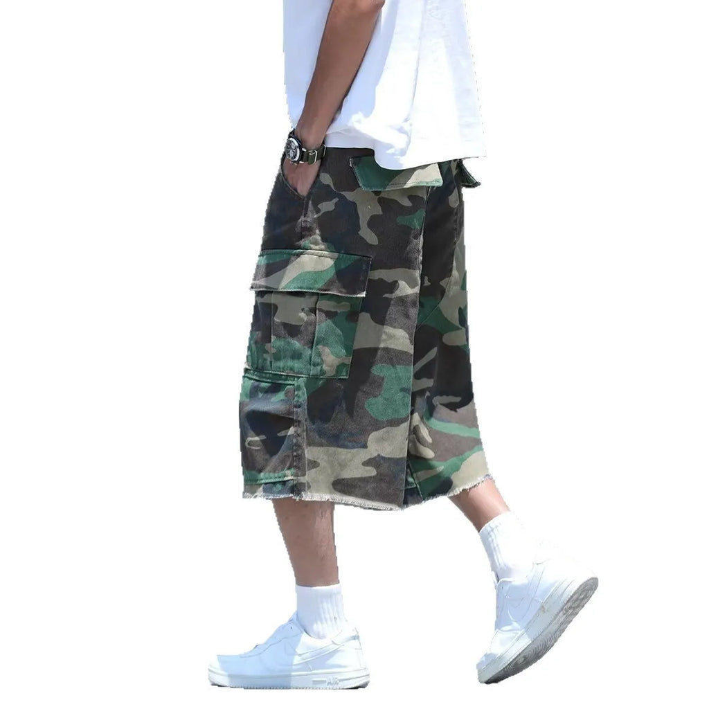 Men's retro camouflage workwear shorts in cotton blend fabric with loose cropped fit