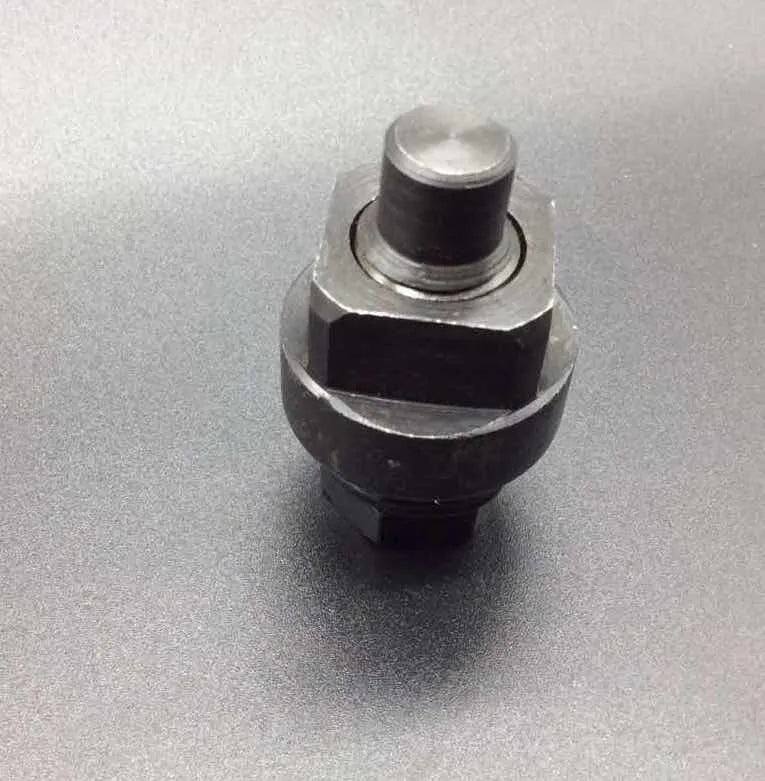 Aodi T40058 special service tool, a crankshaft rotating sleeve for engine timing with directional arrows.