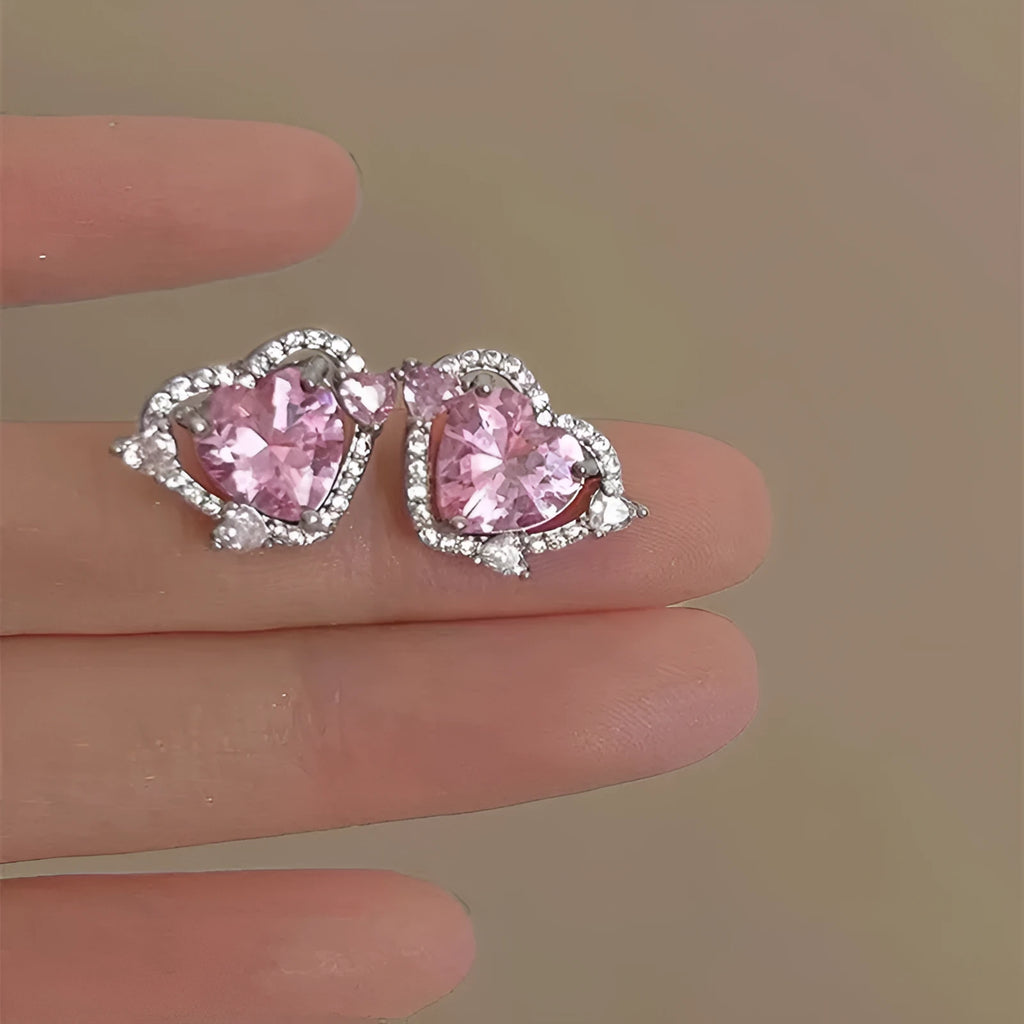 Women's white-k gold electroplated heart-shaped stud earrings with copper base metal