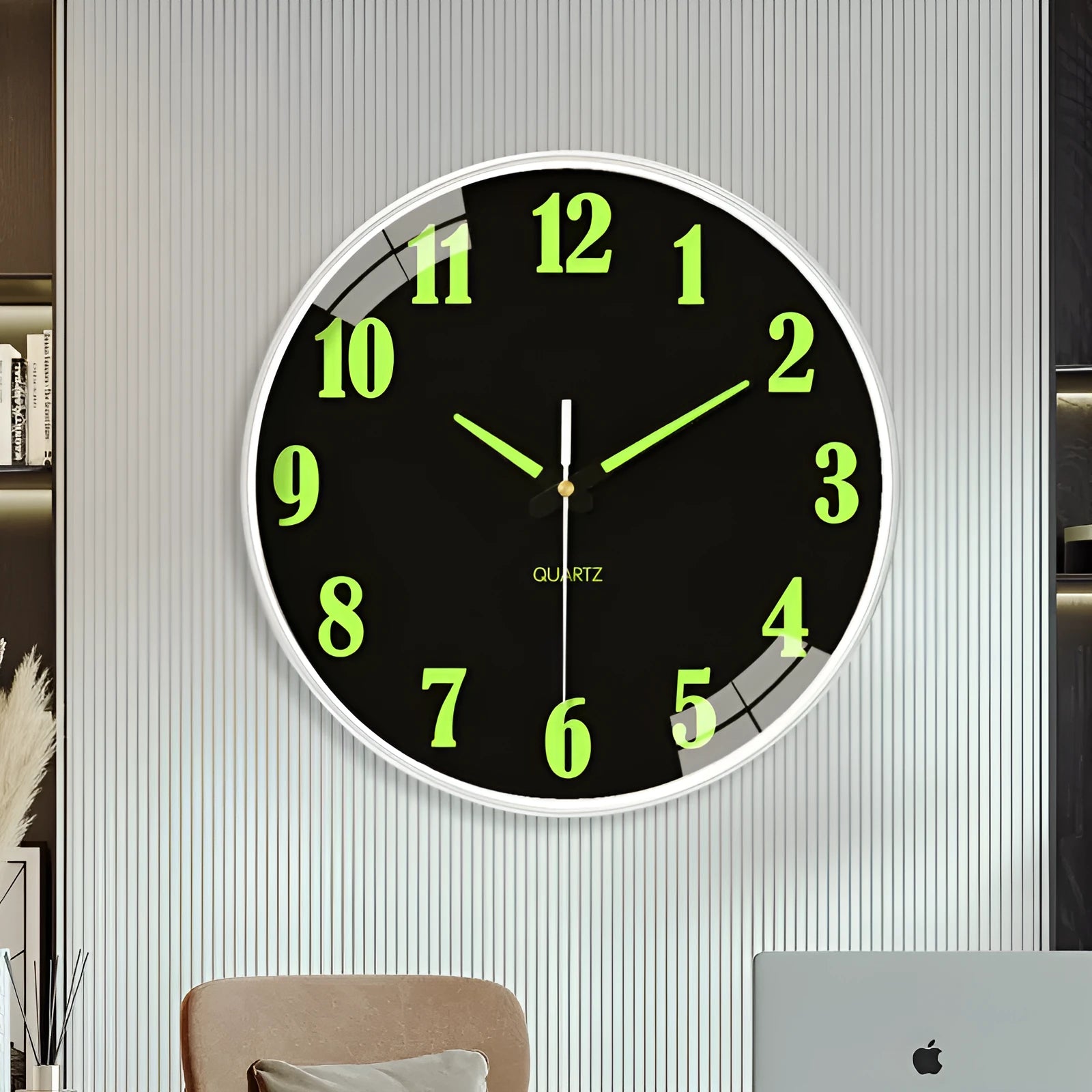 Modern 8 inch luminous wall clock with 20cm diameter plastic shell.
