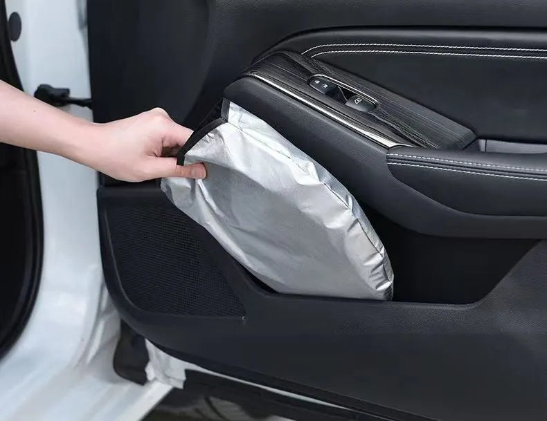 Aluminium foil car sunshade for heat insulation and UV protection in titanium silver colour