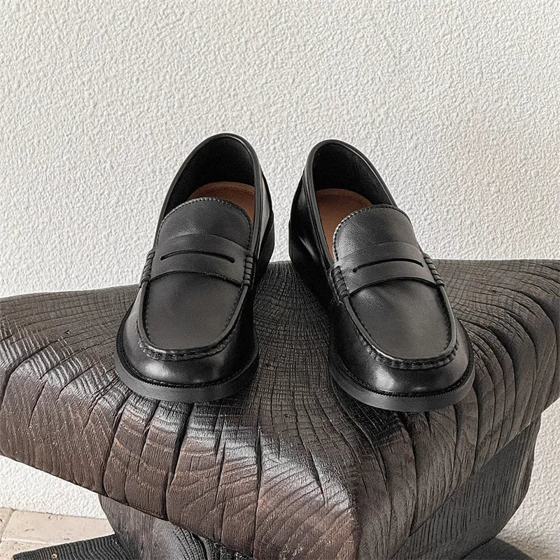 Men's slip-on casual shoes in retro business style available in four colours