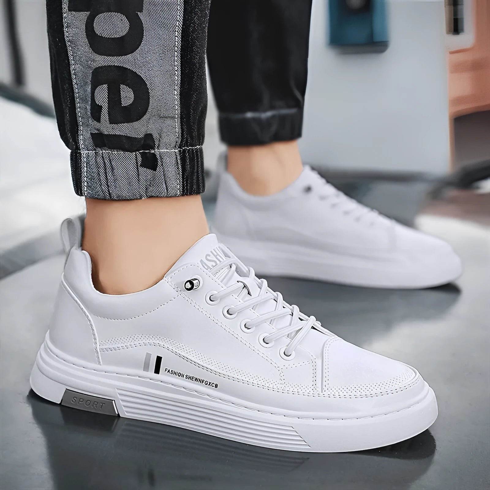 Men's low-top white skateboard shoes with elastic band closure and rubber sole
