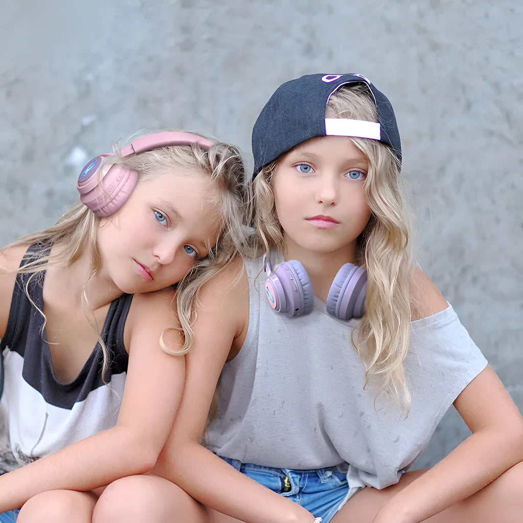 Wireless children's headphones with RGB light effects in bunny purple colour