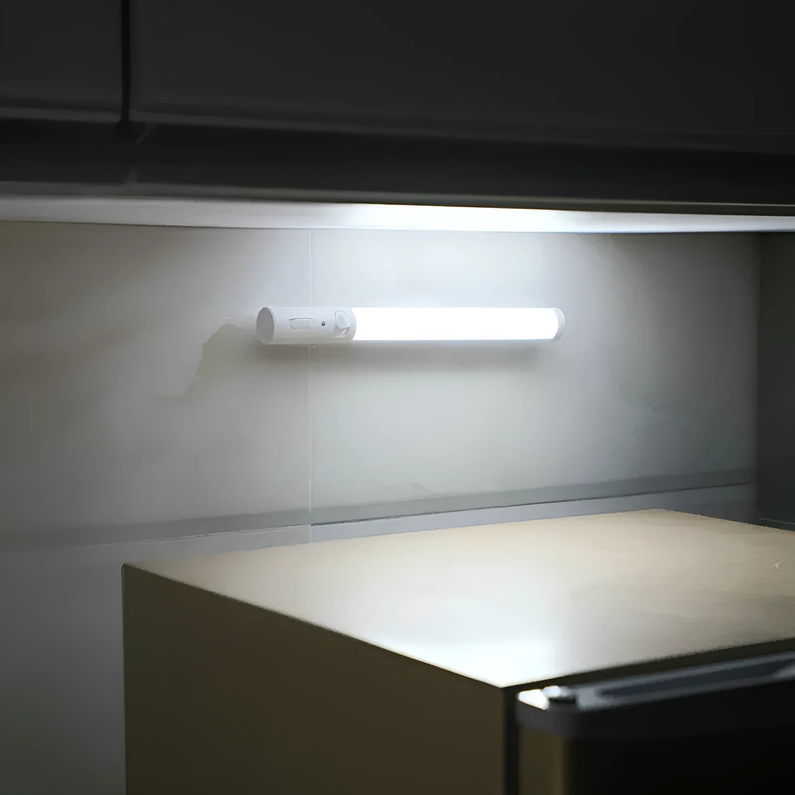 Human body induction cabinet wall light with magnetic installation and LED array