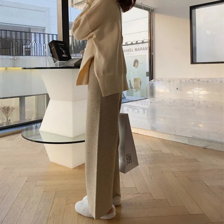 Women's knitted wide-leg trousers in super thick acrylic fabric, high waist design, available in four colours
