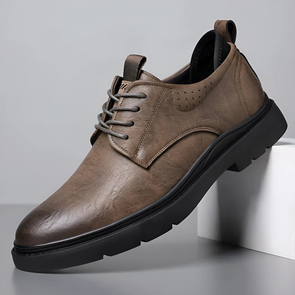 Men's black and brown breathable leather business shoes with rubber sole and sewing line detailing