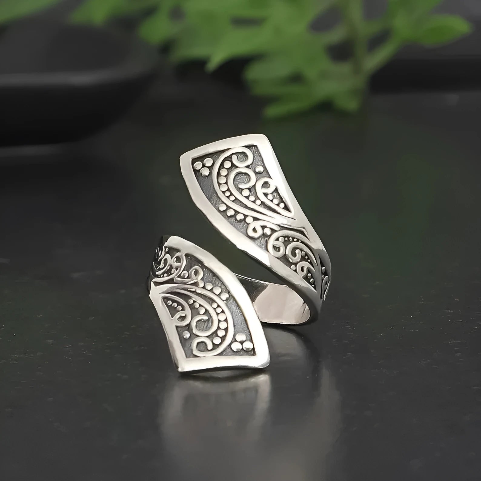 Adjustable silver electroplated alloy ring with minimalist retro geometric design for women